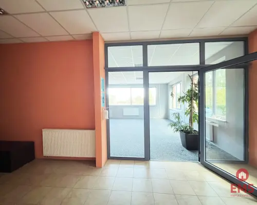 Biuro pod miastem, magazyn, plac