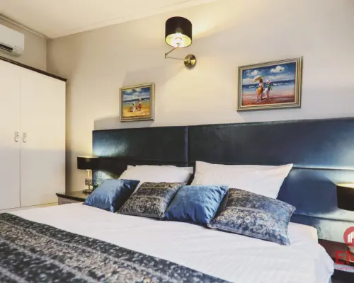 Dwupoziomowy Apartament z Panoramą na Jezioro