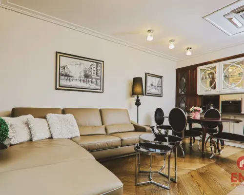 Dwupoziomowy Apartament z Panoramą na Jezioro