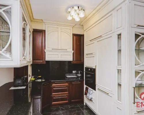 Dwupoziomowy Apartament z Panoramą na Jezioro