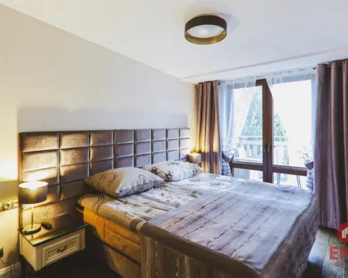 Dwupoziomowy Apartament z Panoramą na Jezioro
