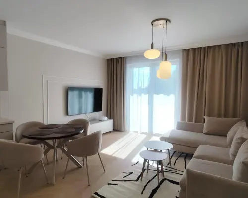DO WYNAJĘCIA 3 pokoje balkon, klima PIERWSZY NAJEM