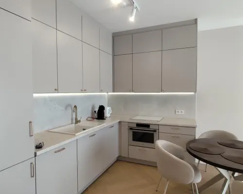 DO WYNAJĘCIA 3 pokoje balkon, klima PIERWSZY NAJEM