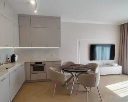 DO WYNAJĘCIA 3 pokoje balkon, klima PIERWSZY NAJEM