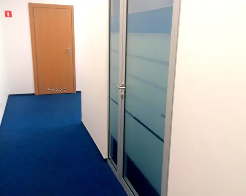 Duże biuro w kamienicy biurowej przy ul. Karmelickiej