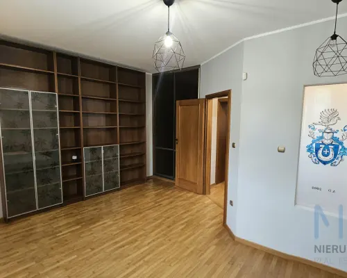 Lokal idealny na kancelarię lub gabinety. Z możliwością aranżacji