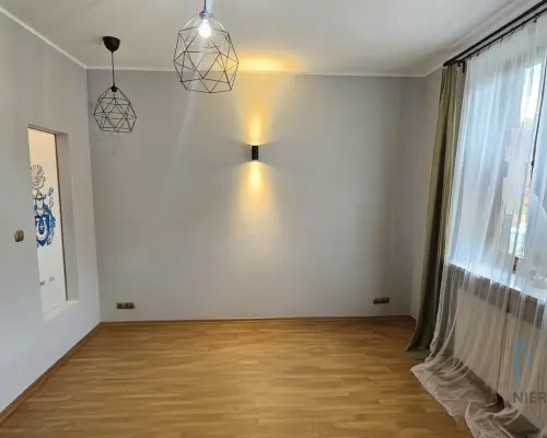 Lokal idealny na kancelarię lub gabinety. Z możliwością aranżacji
