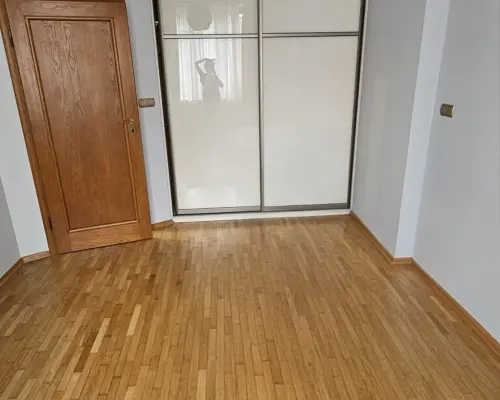 Lokal idealny na kancelarię lub gabinety. Z możliwością aranżacji