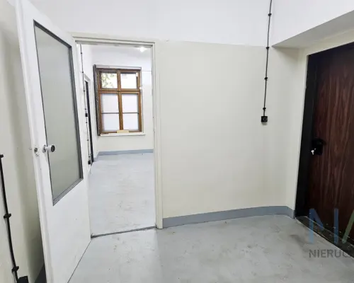 lokal w oficynie kamienicy z wejściem z podwórza