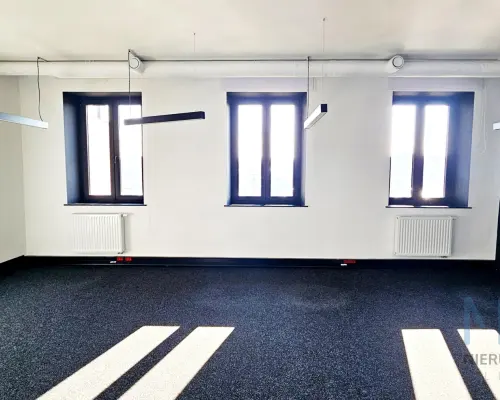 Atrakcyjne biuro w luksusowym biurowcu z parkingiem