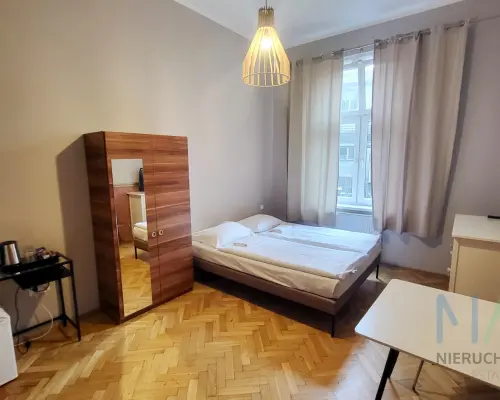 małe studio z namiastką kuchni ul. Bonerowska