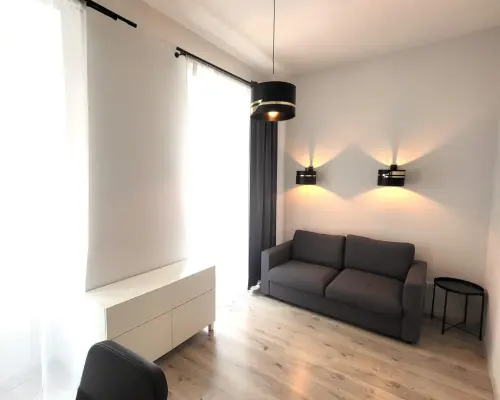 Bezczynszowa kawalerka niedaleko Galerii Krakowskiej