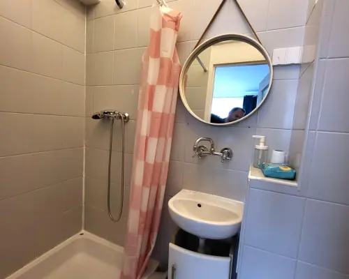 Bazczynszowa umeblowana kawalerka z ogrzewaniem miejskim (blisko AGH, politechnika)