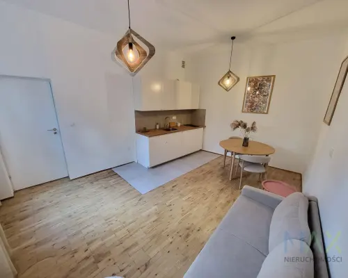 Bezczynszowe mieszkanie dwupokojowe w cichej oficynie zadbanej kamienicy przy Limanowskiego