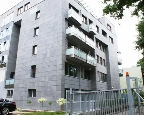 Zaciszne 2 pokoje z balkonem przy Karmelickiej
