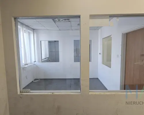 hala magazynowa z wysokim składowaniem plus biuro