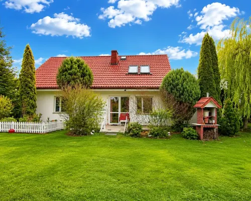 Dom z dużą działką 32 ary - w tym dwie wydzielone działki Burkatów k. Świdnicy | 150 m² | Garaż | Kominek   Womba