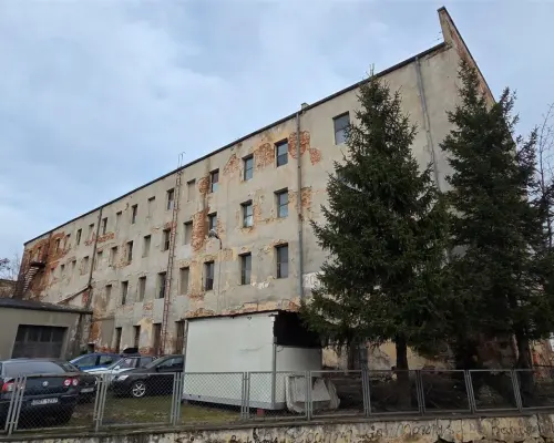 WOMBAT NIERUCHOMOŚCI prezentuje:  NIERUCHOMOŚĆ INWESTYCYJNA PIESZYCE     O% PROWIZJI OD STRONY KUPUJĄCEJ !!!     Lokalizacja