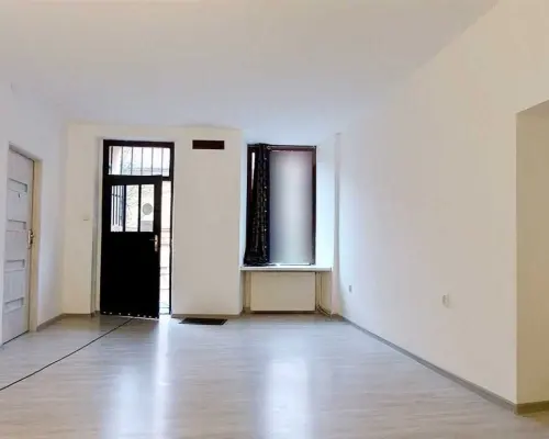Atrakcyjny loklal biurowo-handlowy , centrum