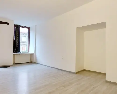 Atrakcyjny loklal biurowo-handlowy , centrum