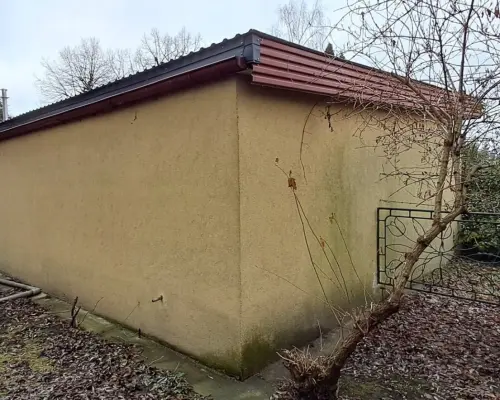WOMBAT NIERUCHOMOŚCI   oferuje na sprzedaż lokal handlowo-usługowy o powierzchni ok.  80m 2  , usytuowany na działce  415m 2