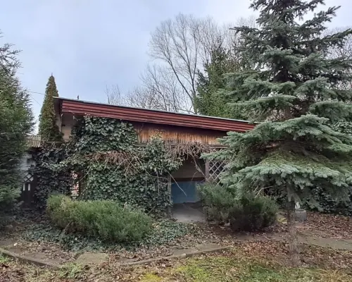 WOMBAT NIERUCHOMOŚCI   oferuje na sprzedaż lokal handlowo-usługowy o powierzchni ok.  80m 2  , usytuowany na działce  415m 2