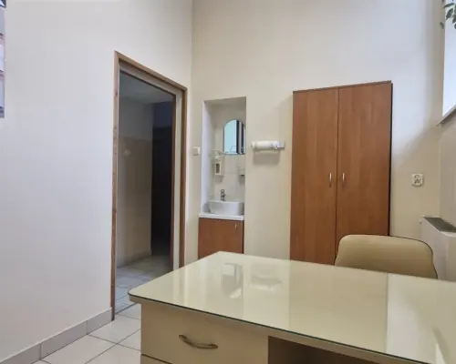 Do wynajęcia lokal w świetnej lokalizacji .