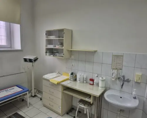 Do wynajęcia lokal w świetnej lokalizacji .