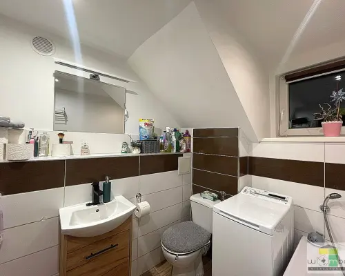 WOMBAT NIERUCHOMOŚCI prezentuje:  Dwupoziomowe mieszkanie po remoncie | 3 pokoje | Świebodzice | 55 m²   Na sprzedaż  k