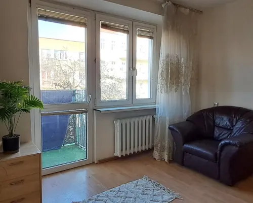 WOMBAT NIERUCHOMOŚCI     oferuje na sprzedaż atrakcyjne 2-pokojowe mieszkanie z balkonem o powierzchni  39,50m 2  , usytuowane