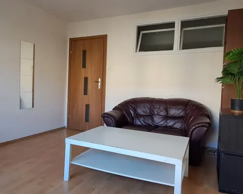 WOMBAT NIERUCHOMOŚCI     oferuje na sprzedaż atrakcyjne 2-pokojowe mieszkanie z balkonem o powierzchni  39,50m 2  , usytuowane