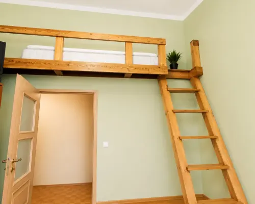 Na sprzedaż wyjątkowe mieszkanie z wysokimi sufitami | 55,5 m² | 2 pokoje | 2 piętro   WOMBAT NIERUCHOMOŚCI  z przyjemno