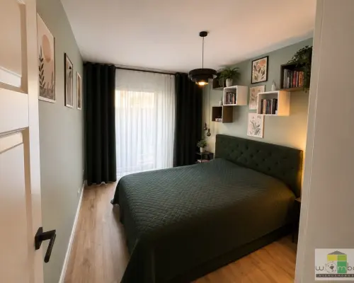 Biuro Wombat Nieruchomości prezentuje na sprzedaż przestronne 3 pokojowe mieszkanie o powierzchni 54 m² z prywatnym ogrode