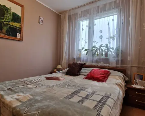 Wombat Nieruchomości  prezentuje ofertę sprzedaży mieszkania w Dzierżoniowie.     Na sprzedaż przestronne i funkcjonalne mie