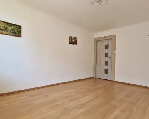 Dwupokojowe mieszkanie z balkonem, 2 piętro