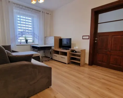 Wombat  Nieruchomości   ma przyjemność zaprezentować ofertę sprzedaży komfortowego mieszkania o powierzchni  34,35 m² , us