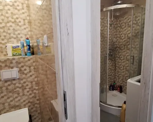 WOMBAT NIERUCHOMOŚCI  oferuje do  wynajmu  w pełni rozkładowe    mieszkanie 2-pokojowe   /  42 m²/ położone na  9. piętrze