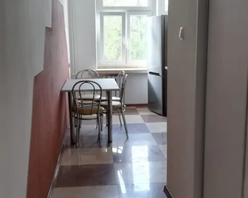 Wombat Nieruchomości  oferuje do wynajęcia duży pokój w mieszkaniu 3-pokojowym przy ul. Głowackiego.   Pokój zn