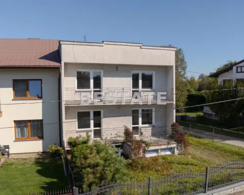 Dom bliźniak z opcją dwóch niezależnych mieszkań - Tarnów, ul. Mieszka I   Na sprzedaż dom w zabudowie bliźniaczej, zlokalizo
