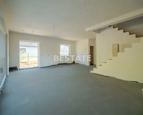 DOM na sprzedaż – Bliźniak z działką 900m²