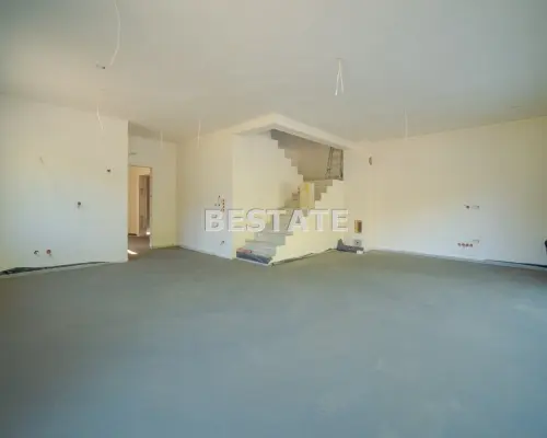 DOM na sprzedaż – Bliźniak z działką 900m²