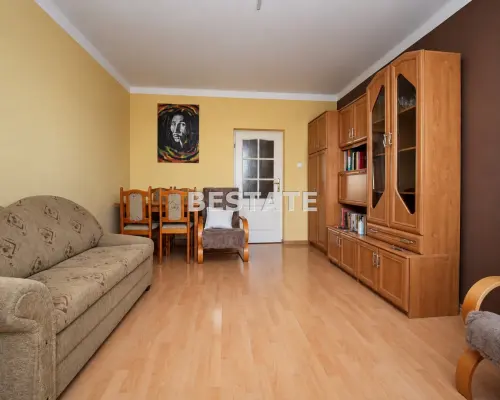 TYLKO U NAS !!!    Na sprzedaż funkcjonalne, dwupokojowe mieszkanie o powierzchni  49,38 m² , położone w ścisłym  centrum Tar