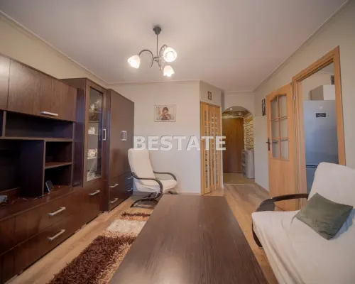 Do sprzedania mieszkanie  w Tarnowie, przy ul. Rolniczej. Lokal o powierzchni 34,94 m2 położony jest na 3 piętrze i składa się