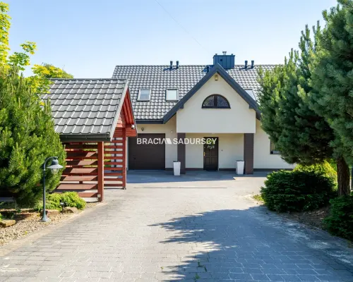 Bochnia, ul. Tadeusza Lecha - dom, wolnostojący.