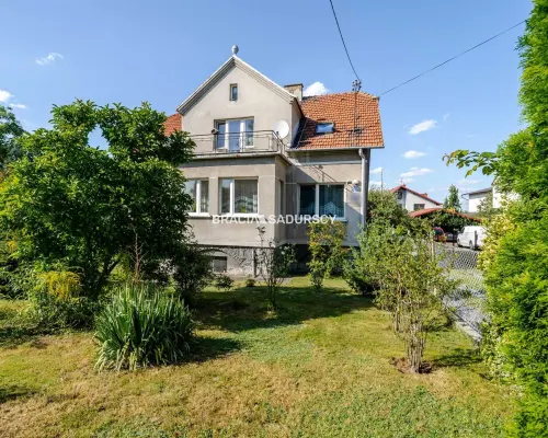 DOM NA SPRZEDAŻ - KRAKÓW, BIEŻANÓW  2 niezależne poziomy | ok. 200 m² | 14 arów działki | podpiwnic