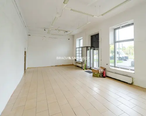 Lokal usługowo-handlowy ok. 150m2 – duża witryna