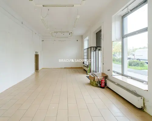 Lokal usługowo-handlowy ok. 150m2 – duża witryna