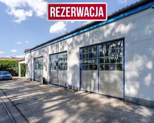 Warsztat samochodowy przy ulicy Wielickiej