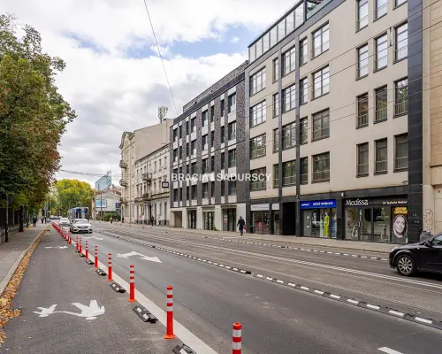 Duża witryna / główna ulica / Hala Targowa