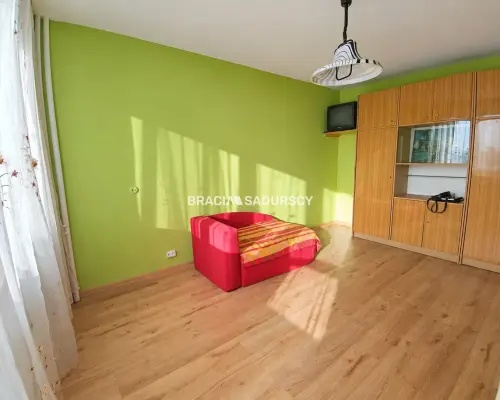Borsucza, 2 pokoje. Do mocnego odświeżenia.